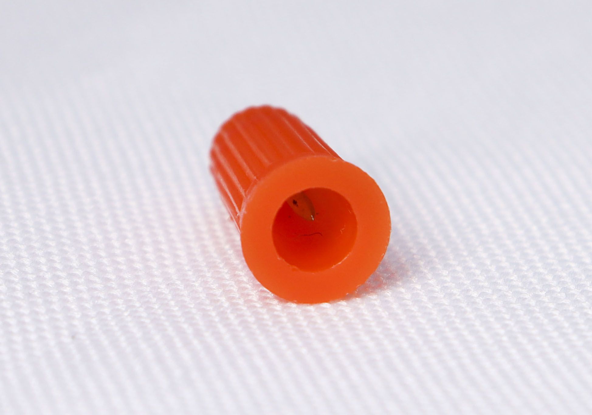 bico-desentupidor-laranja.micropigmentee Desentupidor de Cola Laranja 1un - Imagem 1