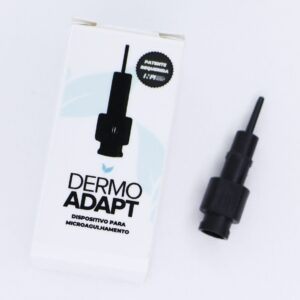 O Dermoadapt é um  dispositivo que faz com que Dermógrafos de sistema de agulhas EASY CLICK, e CLICK FÁCIL que são sem rosca, possam  utilizar Cartuchos de Dermapen, alem de  proporcionar mais  autonomia para realizar procedimentos de Microagulhamento e Micropigmentação em um só aparelho.